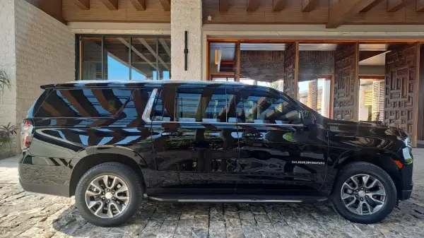 Chevrolet Suburban Side